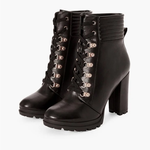 Cute lace up lug bootie - Picture 3 of 10